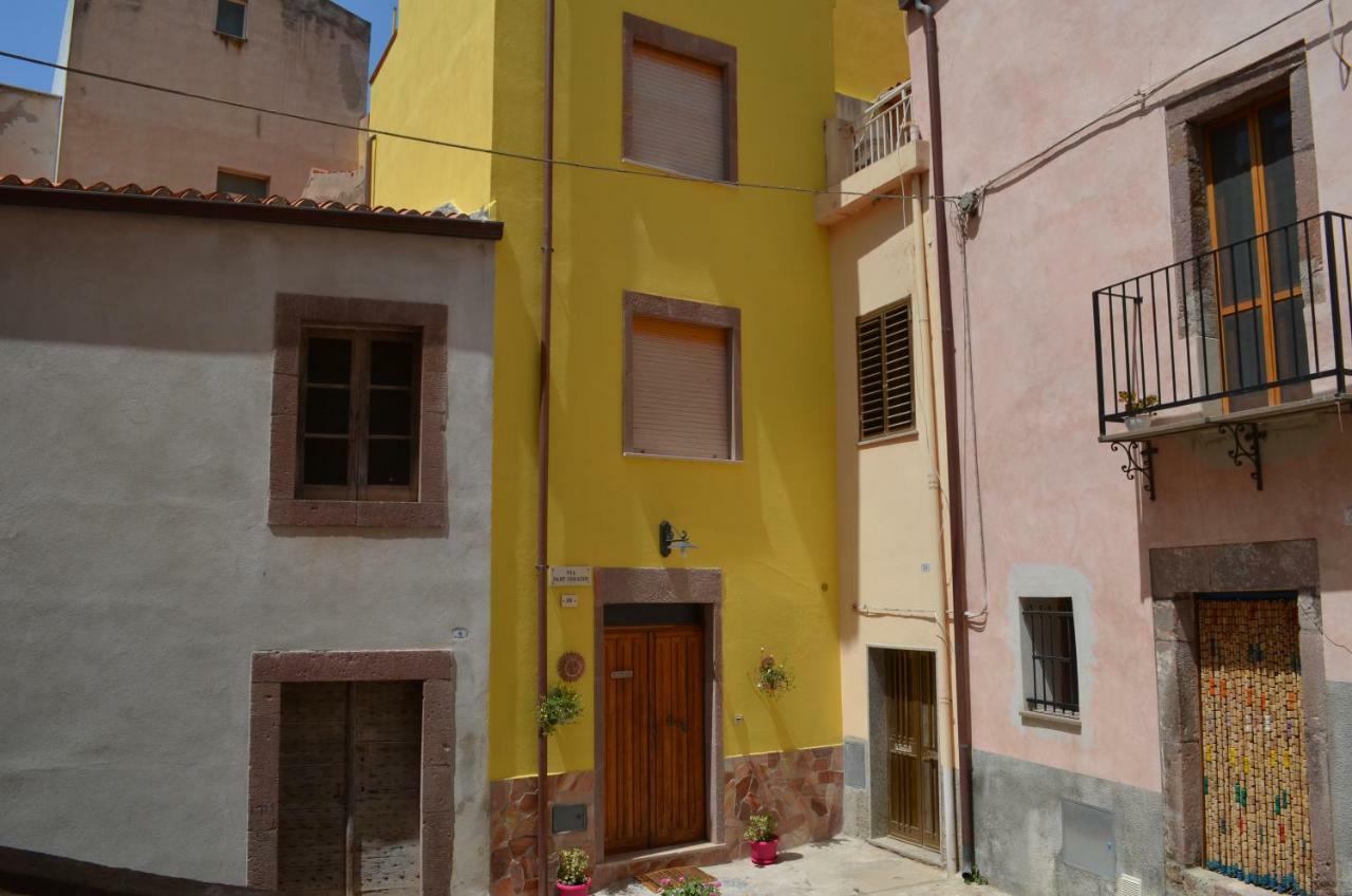La Casa Di Angelo Hotel Bosa Exterior photo