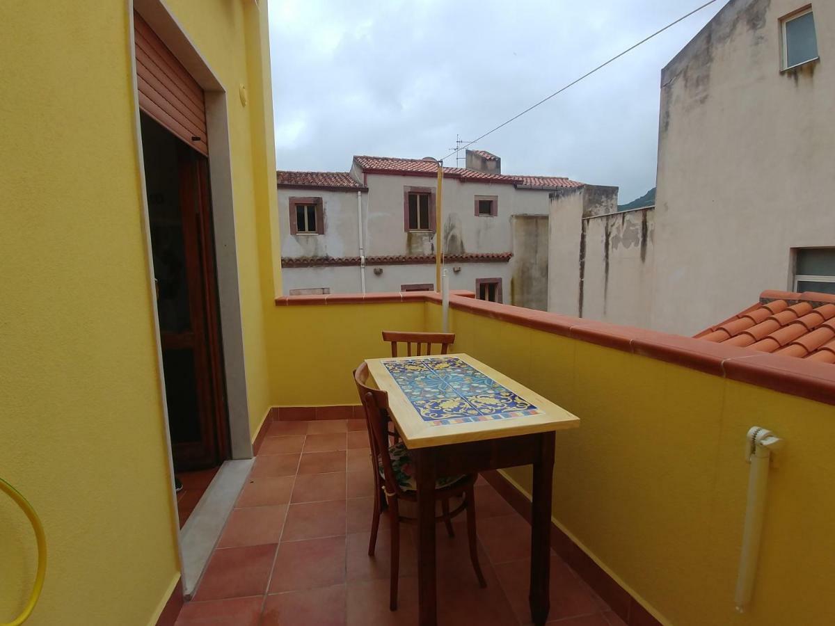 La Casa Di Angelo Hotel Bosa Exterior photo
